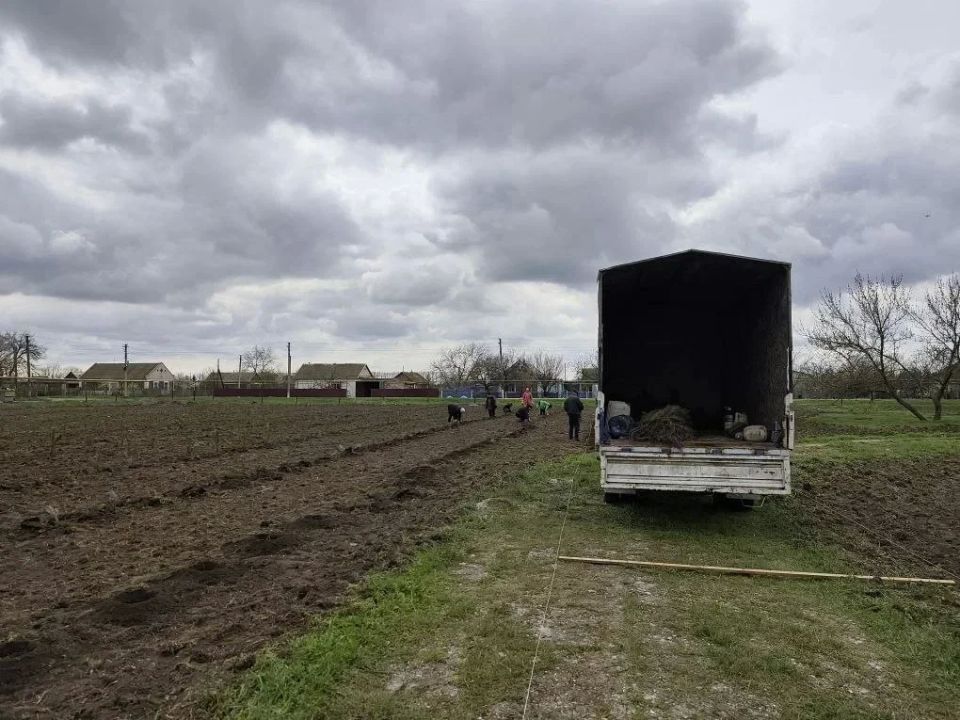 В селе Широкое Скадовского округа прошла международная акция «Сад памяти» В селе Широкое Скадовского округа прошла международная акция «Сад памяти»