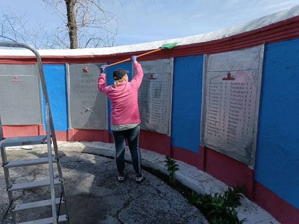 Забота о памяти: сельский Клуб села Ивановка привел в порядок Обелиск "Погибшим воинам-односельчанам" Забота о памяти: сельский Клуб села Ивановка привел в порядок Обелиск "Погибшим воинам-односельчанам"