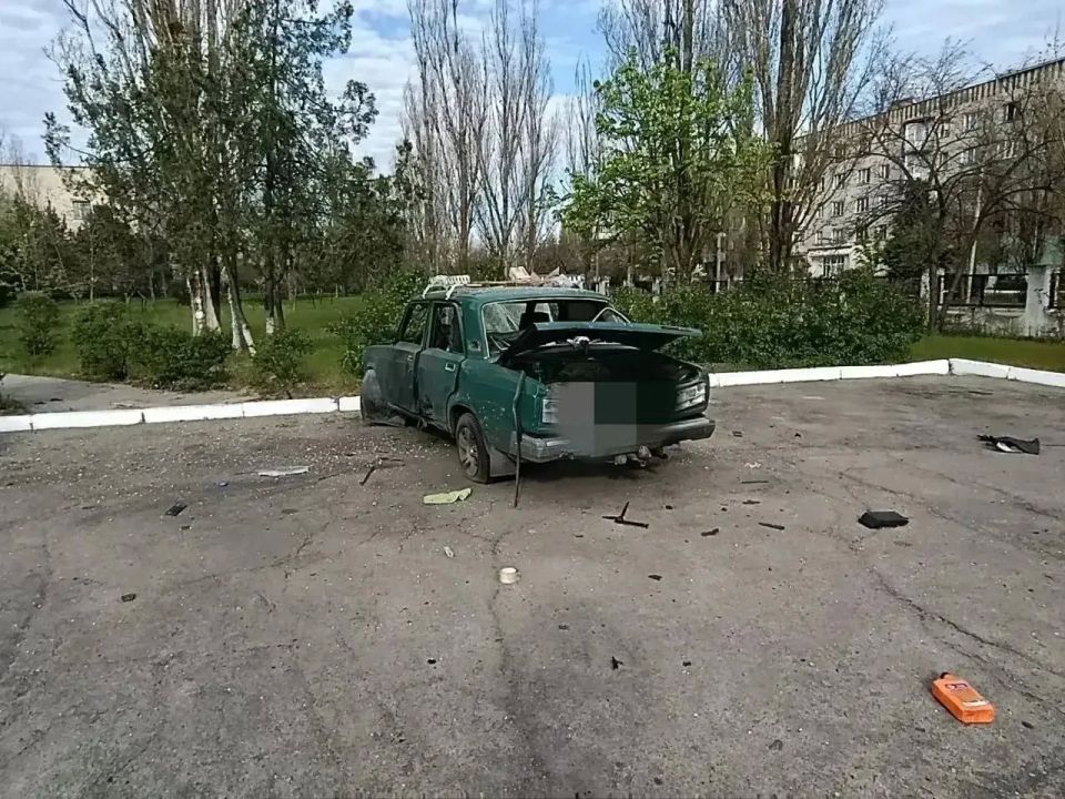 В Новокаховском округе повреждены автомобили в результате атаки БПЛА В Новокаховском округе повреждены автомобили в результате атаки БПЛА