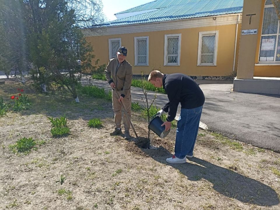 В Любимовском учреждении культуры прошёл экологический урок «Будь Человеком - человек!», посвящённый Дню экологических знаний В Любимовском учреждении культуры прошёл экологический урок «Будь Человеком - человек!», посвящённый Дню экологических знаний