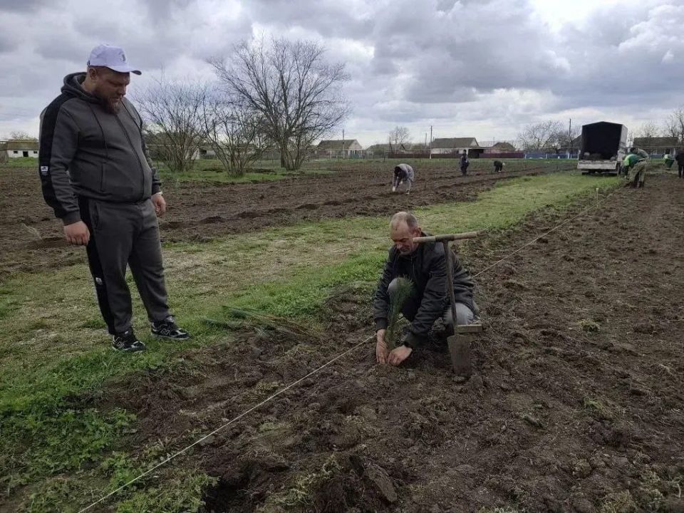 В селе Широкое Скадовского округа прошла международная акция «Сад памяти» В селе Широкое Скадовского округа прошла международная акция «Сад памяти»