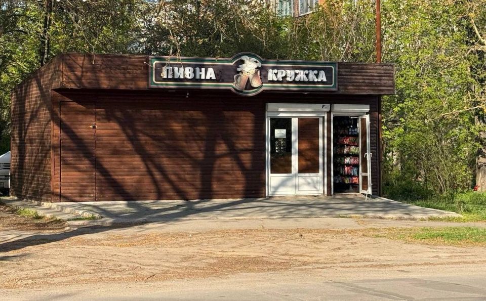 Белый цвет и весеннее солнце на Черноморской в Херсоне Белый цвет и весеннее солнце на Черноморской в Херсоне