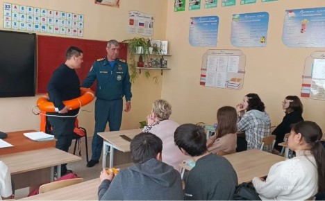 ������ � ������������ �� ���� � ������������ ����