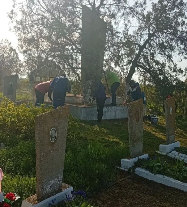 Субботник в Красной Поляне, вместе сохраняем память и порядок Субботник в Красной Поляне, вместе сохраняем память и порядок