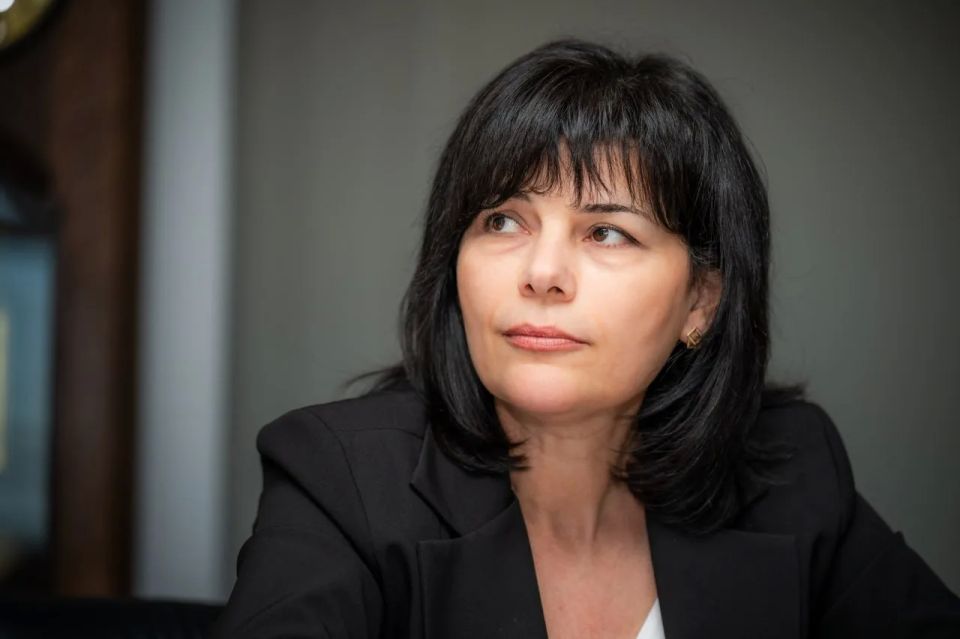 Владимир Сальдо: На встрече с и.о. министра сельского хозяйства Алиме Зарединовой обсудили развитие агропромышленного сектора Херсонской области Владимир Сальдо: На встрече с и.о. министра сельского хозяйства Алиме Зарединовой обсудили развитие агропромышленного сектора Херсонской области