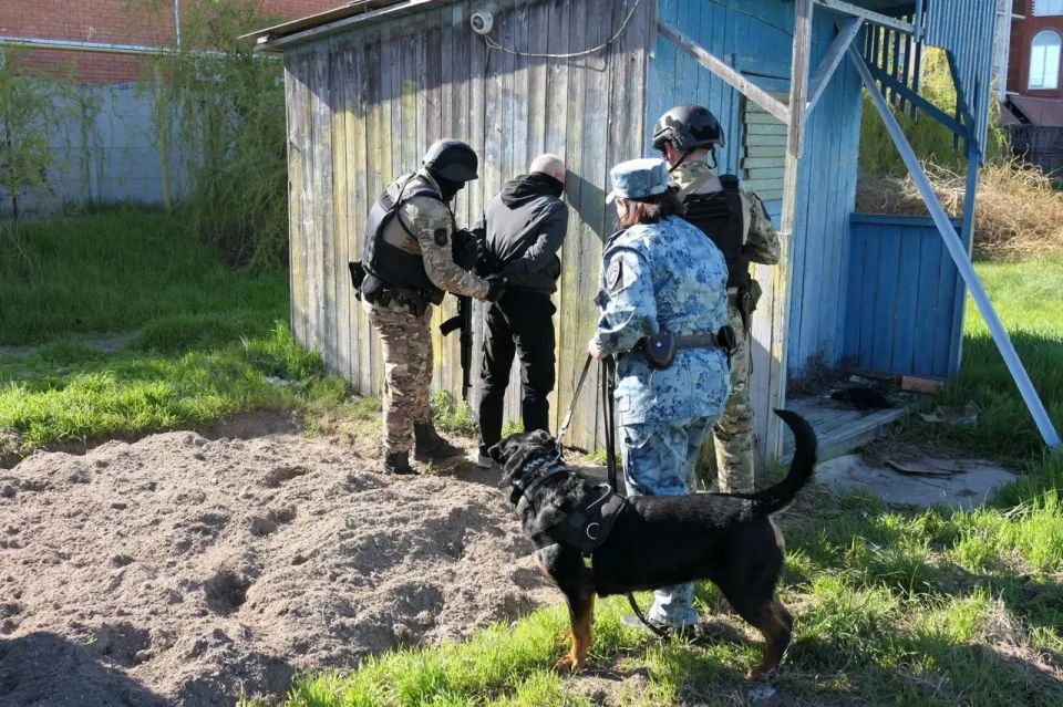 На территории Херсонского областного суда прошли тактико-специальные учения: отработали предотвращение побега из-под стражи На территории Херсонского областного суда прошли тактико-специальные учения: отработали предотвращение побега из-под стражи
