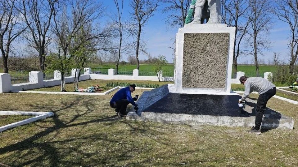 В Великолепетихском округе продолжается акция «Забота и уход» в рамках подготовки к Дню Победы В В Великолепетихском округе продолжается акция «Забота и уход» в рамках подготовки к Дню Победы В