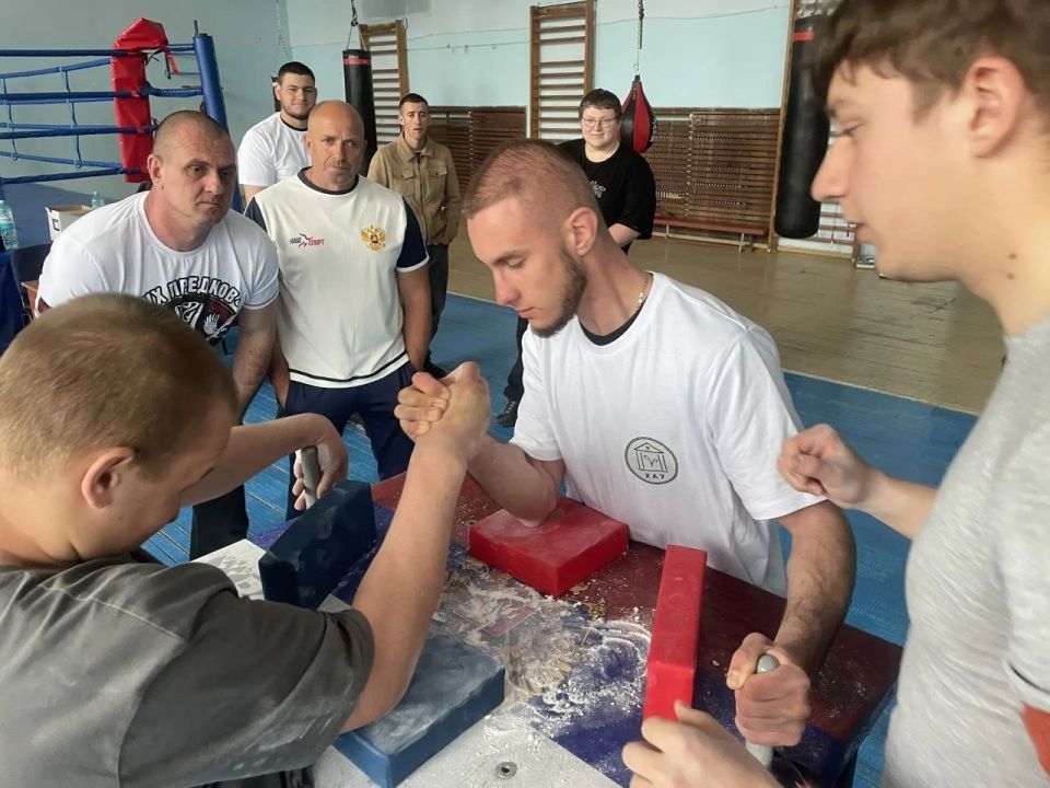 Открытый турнир по армрестлингу в Скадовске Открытый турнир по армрестлингу в Скадовске