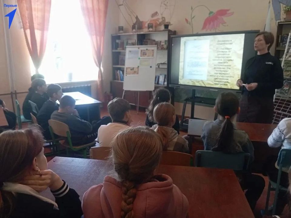 Первые Сивашской школы почтили память жертв геноцида советского народа Первые Сивашской школы почтили память жертв геноцида советского народа