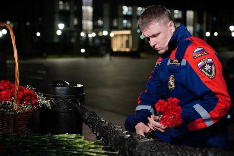Владимир Сальдо поздравил Всероссийский студенческий корпус спасателей с 25-летием Владимир Сальдо поздравил Всероссийский студенческий корпус спасателей с 25-летием