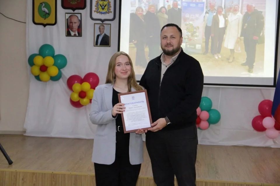 Сегодня в пгт. Чаплинка в Доме культуры прошло торжественное мероприятие, посвященное Дню местного самоуправления Сегодня в пгт. Чаплинка в Доме культуры прошло торжественное мероприятие, посвященное Дню местного самоуправления