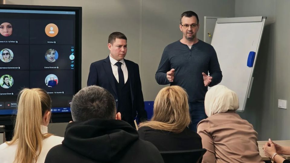 Георгий Кириенко встретился с выпускниками ХТУ на профориентационном совещании Георгий Кириенко встретился с выпускниками ХТУ на профориентационном совещании