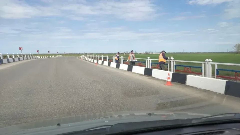 Чаплинское ДЭУ ГБУ ХО «Херсон Автодор выполняет благоустройство дорог Чаплинского муниципального округа Чаплинское ДЭУ ГБУ ХО «Херсон Автодор выполняет благоустройство дорог Чаплинского муниципального округа