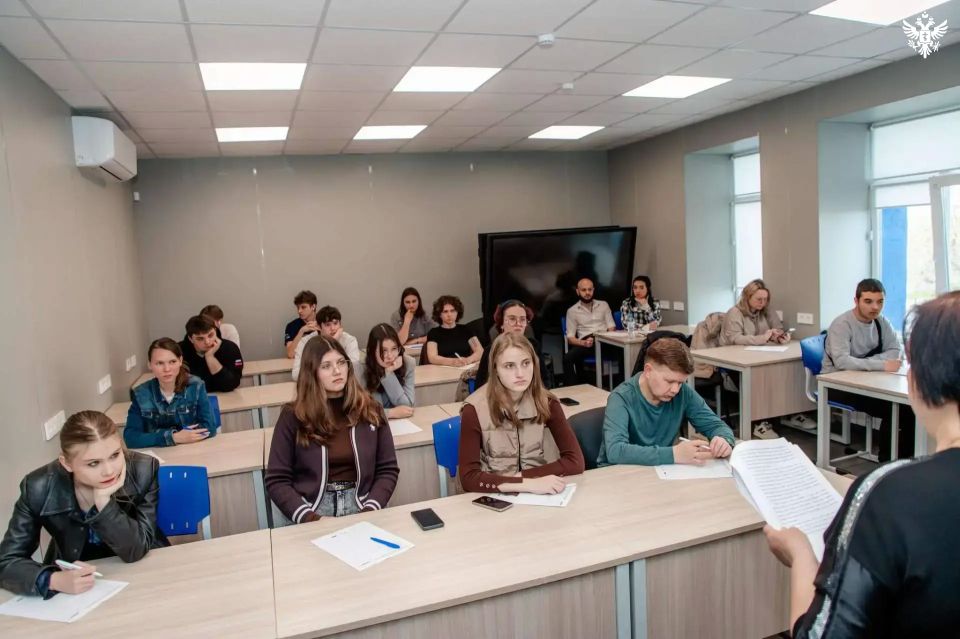 В Херсонской области впервые провели «Тотальный диктант» на очных площадках В Херсонской области впервые провели «Тотальный диктант» на очных площадках