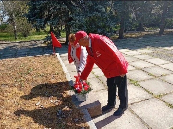 Коммунисты Каланчакского округа почтили память В.И. Ленина Коммунисты Каланчакского округа почтили память В.И. Ленина