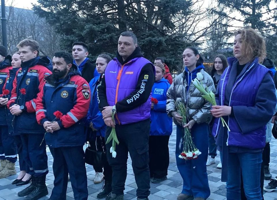 Владимир Сальдо поздравил Всероссийский студенческий корпус спасателей с 25-летием Владимир Сальдо поздравил Всероссийский студенческий корпус спасателей с 25-летием