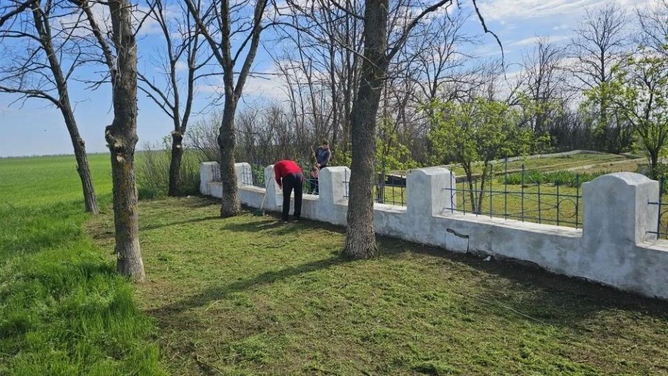 В Великолепетихском округе продолжается акция «Забота и уход» в рамках подготовки к Дню Победы В В Великолепетихском округе продолжается акция «Забота и уход» в рамках подготовки к Дню Победы В