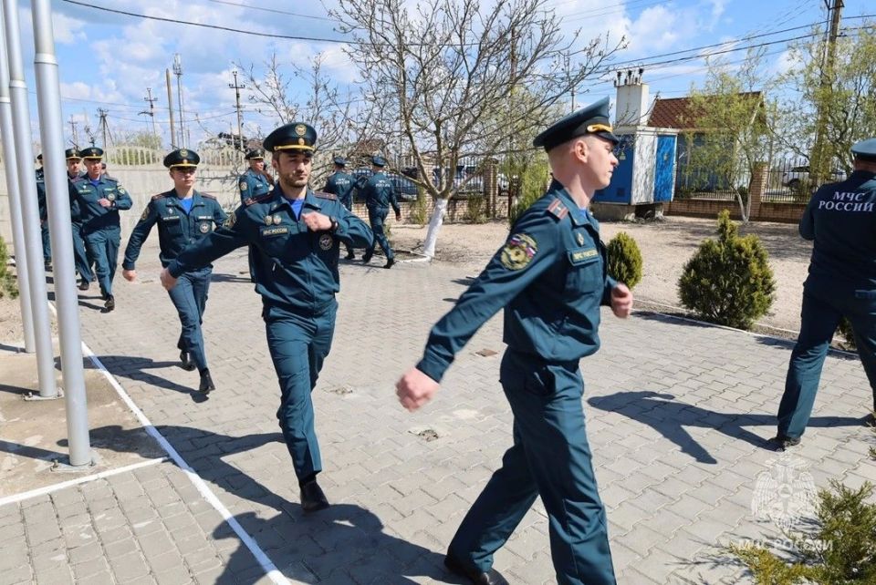 Шаг в унисон: строевая подготовка в МЧС России Херсонской области! Шаг в унисон: строевая подготовка в МЧС России Херсонской области!