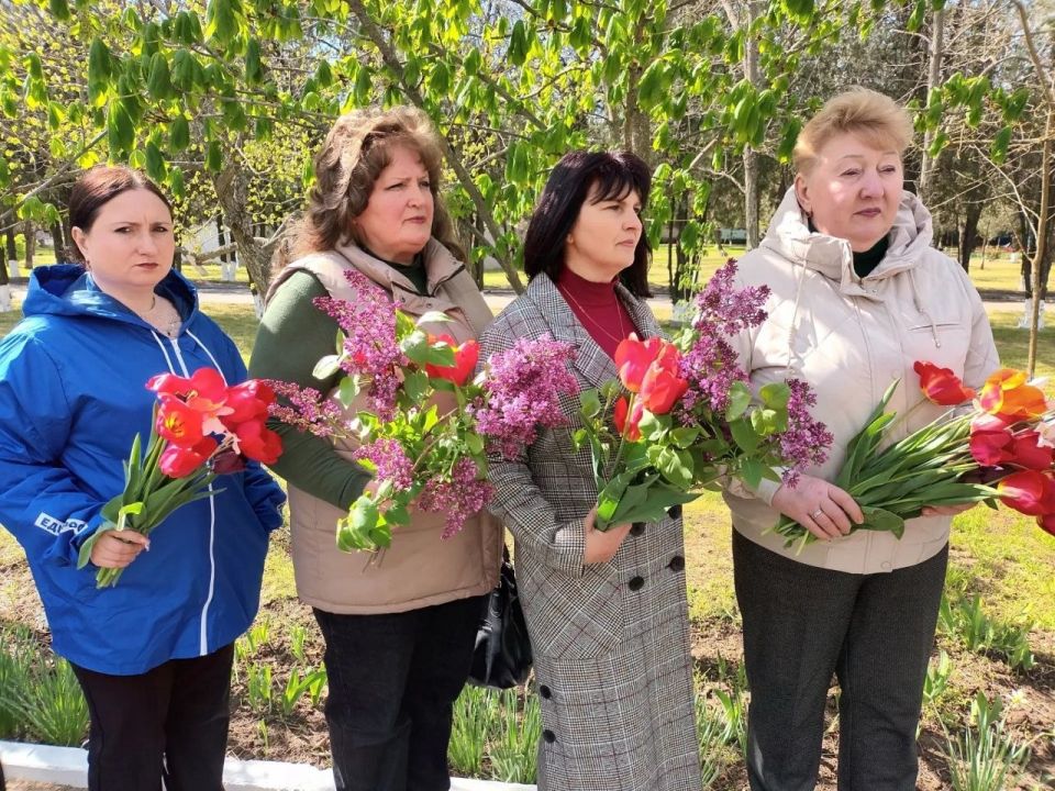 Надежда Бабешко: В Ивановке ко Дню участников ликвидации последствий радиационных аварий и катастроф и памяти жертв этих аварий и катастроф прошел комплекс памятных мероприятий при участии представителей администрации... Надежда Бабешко: В Ивановке ко Дню участников ликвидации последствий радиационных аварий и катастроф и памяти жертв этих аварий и катастроф прошел комплекс памятных мероприятий при участии представителей администрации...