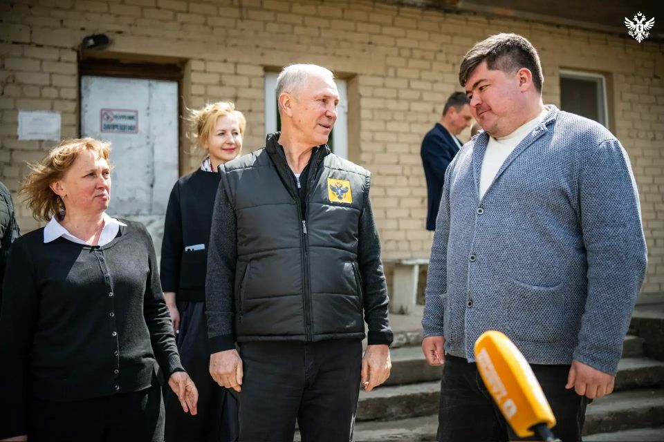 Владимир Сальдо в Аскании-Нова обсудил ремонт детсада и строительство амбулатории Владимир Сальдо в Аскании-Нова обсудил ремонт детсада и строительство амбулатории
