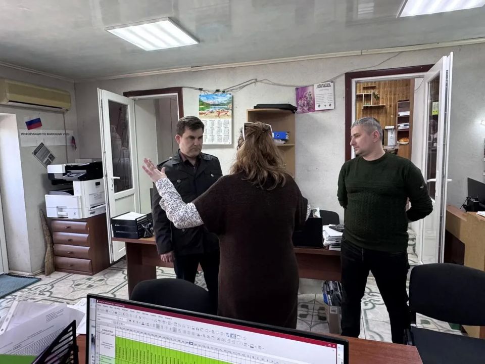 Зампред правительства Херсонской области Сергей Черевко проинспектировал центры соцобслуживания в Геническом округе Зампред правительства Херсонской области Сергей Черевко проинспектировал центры соцобслуживания в Геническом округе