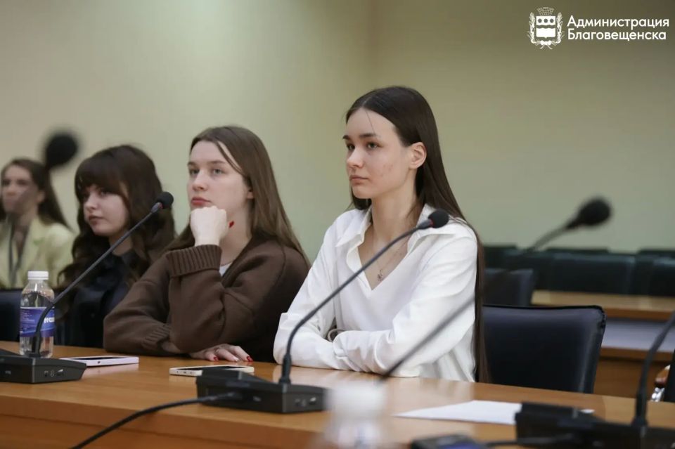 В Благовещенске обсудили способы привлечения молодежи на муниципальную службу и создали идеальный портрет кандидата В Благовещенске обсудили способы привлечения молодежи на муниципальную службу и создали идеальный портрет кандидата