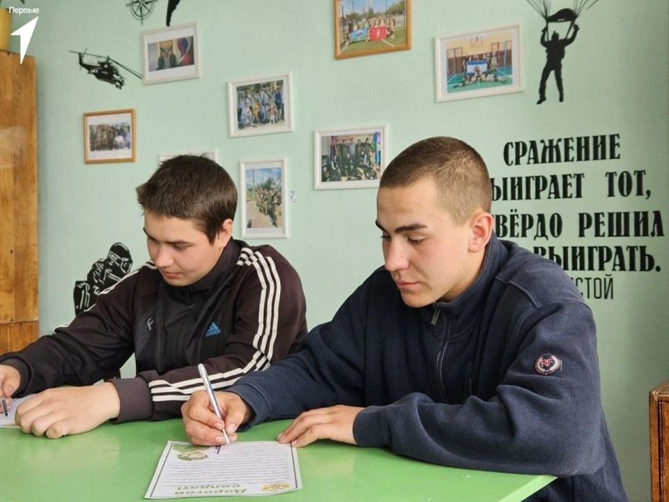 Первые Подовской школы приняли участие в акции ко Дню Победы Первые Подовской школы приняли участие в акции ко Дню Победы