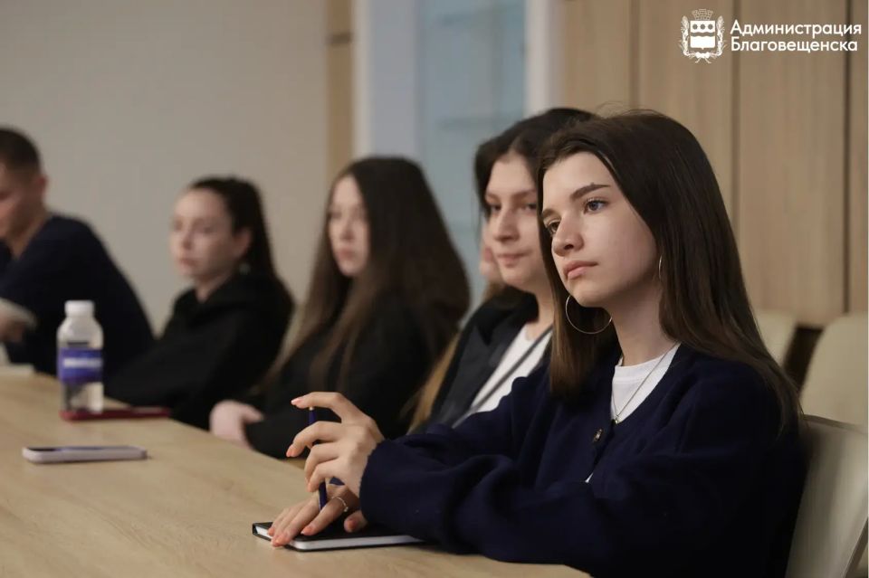 В Благовещенске обсудили способы привлечения молодежи на муниципальную службу и создали идеальный портрет кандидата В Благовещенске обсудили способы привлечения молодежи на муниципальную службу и создали идеальный портрет кандидата