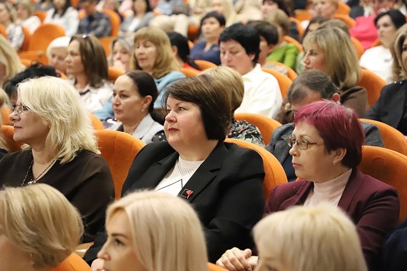 При содействии заместителя Губернатора Херсонской области Татьяны Кузьмич педагоги региона приняли участие в стратегической сессии в Крыму При содействии заместителя Губернатора Херсонской области Татьяны Кузьмич педагоги региона приняли участие в стратегической сессии в Крыму