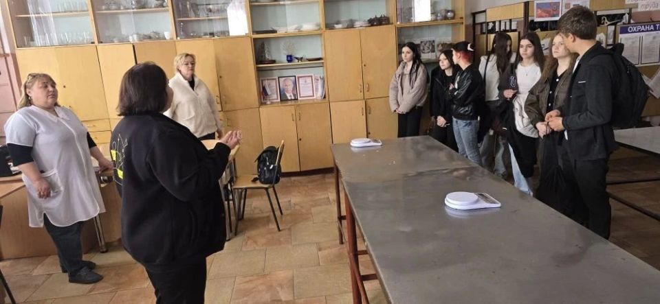 «Больше, чем работа»: экскурс в профессию для херсонской молодежи «Больше, чем работа»: экскурс в профессию для херсонской молодежи