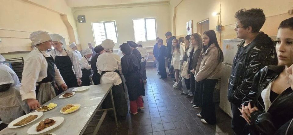 «Больше, чем работа»: экскурс в профессию для херсонской молодежи «Больше, чем работа»: экскурс в профессию для херсонской молодежи