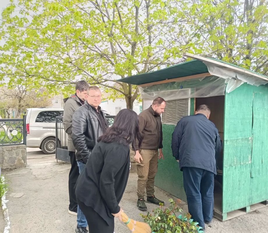 Работники Министерства образования и науки региона и подведомственных организаций присоединились к Всероссийскому субботнику Работники Министерства образования и науки региона и подведомственных организаций присоединились к Всероссийскому субботнику