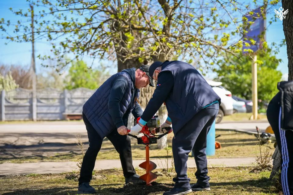 Жители Херсонской области присоединились ко Всероссийскому субботнику Жители Херсонской области присоединились ко Всероссийскому субботнику
