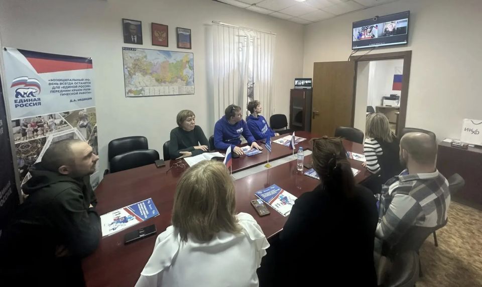 В рамках Дня молодого избирателя председатель территориальной избирательной комиссии Каховского округа провел молодежный час «Нам выбирать!» В рамках Дня молодого избирателя председатель территориальной избирательной комиссии Каховского округа провел молодежный час «Нам выбирать!»