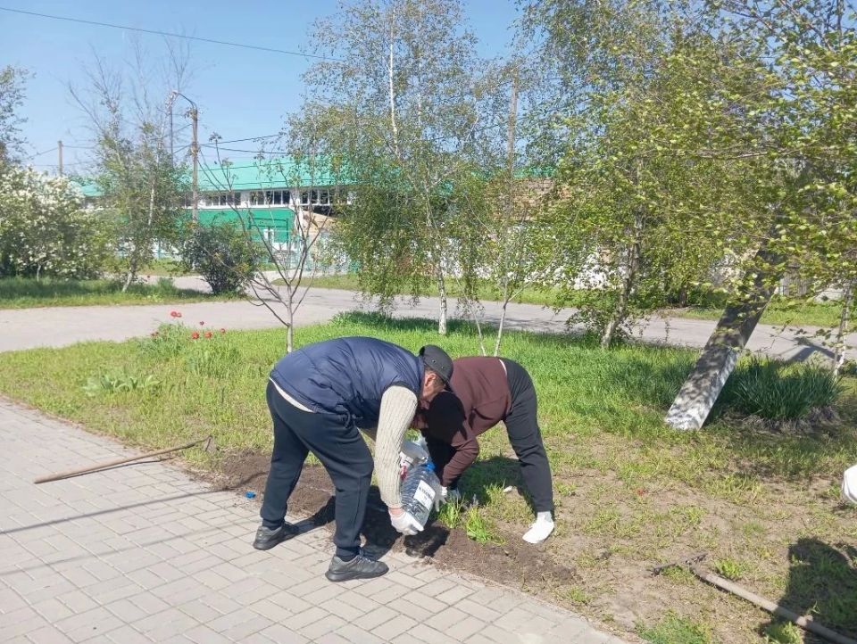 Администрация Каховского округа присоединилась к Всероссийскому субботнику Администрация Каховского округа присоединилась к Всероссийскому субботнику