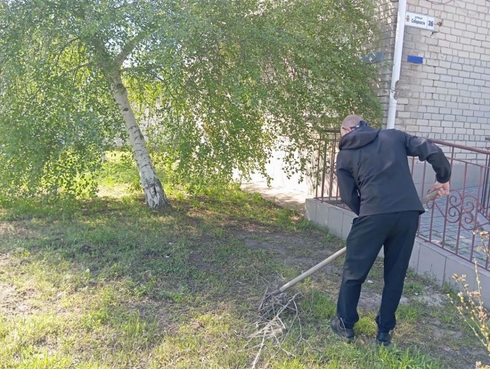 Администрация Каховского округа присоединилась к Всероссийскому субботнику Администрация Каховского округа присоединилась к Всероссийскому субботнику