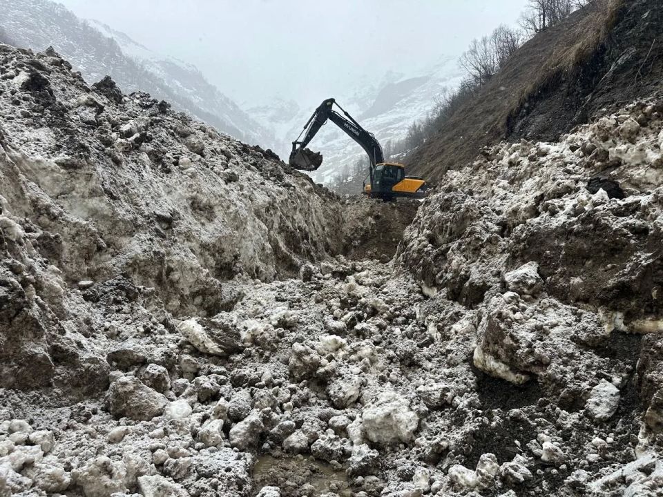В Дагестане восстановили движение на 134 участках дорог после разгула стихии В Дагестане восстановили движение на 134 участках дорог после разгула стихии
