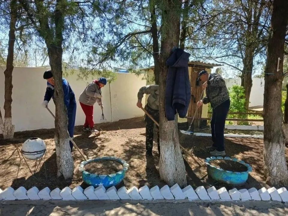 В 7 муниципальных округах сотрудники Министерства АПК совместно с коллективом ГБУ ПУМИВХ Херсонской области с огромным воодушевлением присоединились к Всероссийскому субботнику В 7 муниципальных округах сотрудники Министерства АПК совместно с коллективом ГБУ ПУМИВХ Херсонской области с огромным воодушевлением присоединились к Всероссийскому субботнику