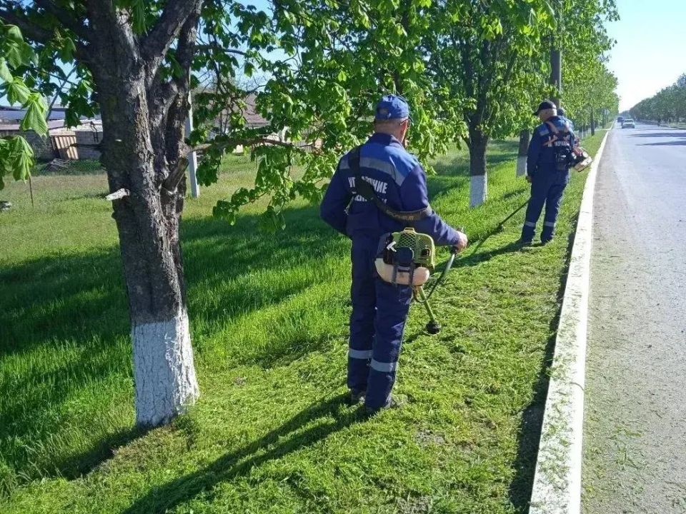 В 7 муниципальных округах сотрудники Министерства АПК совместно с коллективом ГБУ ПУМИВХ Херсонской области с огромным воодушевлением присоединились к Всероссийскому субботнику В 7 муниципальных округах сотрудники Министерства АПК совместно с коллективом ГБУ ПУМИВХ Херсонской области с огромным воодушевлением присоединились к Всероссийскому субботнику
