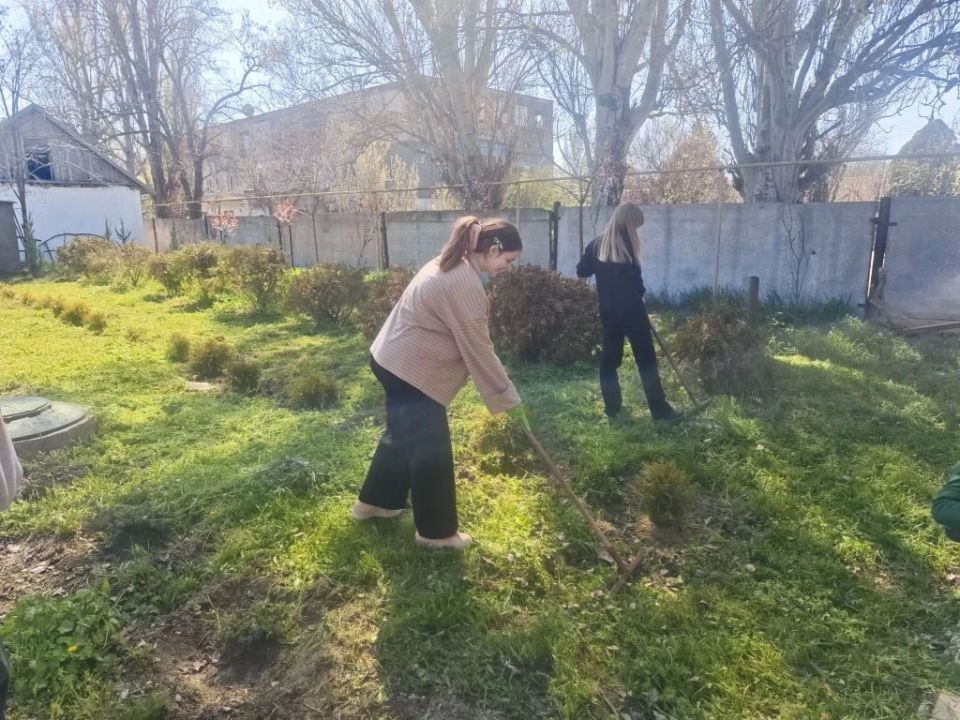 В Скадовском лесхозе прошли субботник и экологический эко-пикник для школьников В Скадовском лесхозе прошли субботник и экологический эко-пикник для школьников
