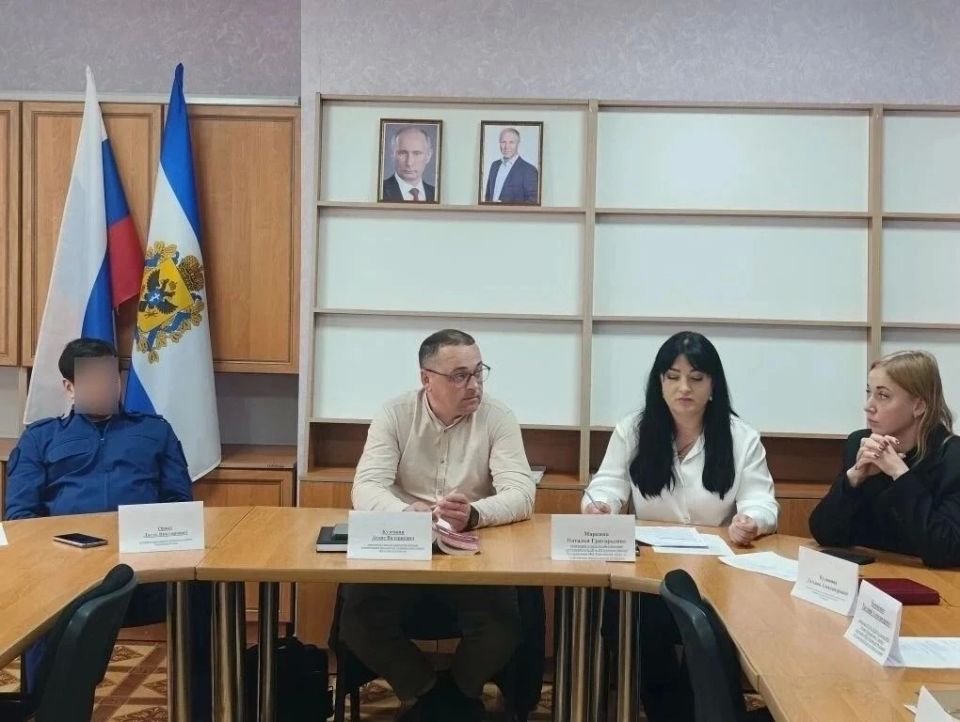 В Чаплинке состоялось очередное заседание комиссии по делам несовершеннолетних и защите их прав В Чаплинке состоялось очередное заседание комиссии по делам несовершеннолетних и защите их прав