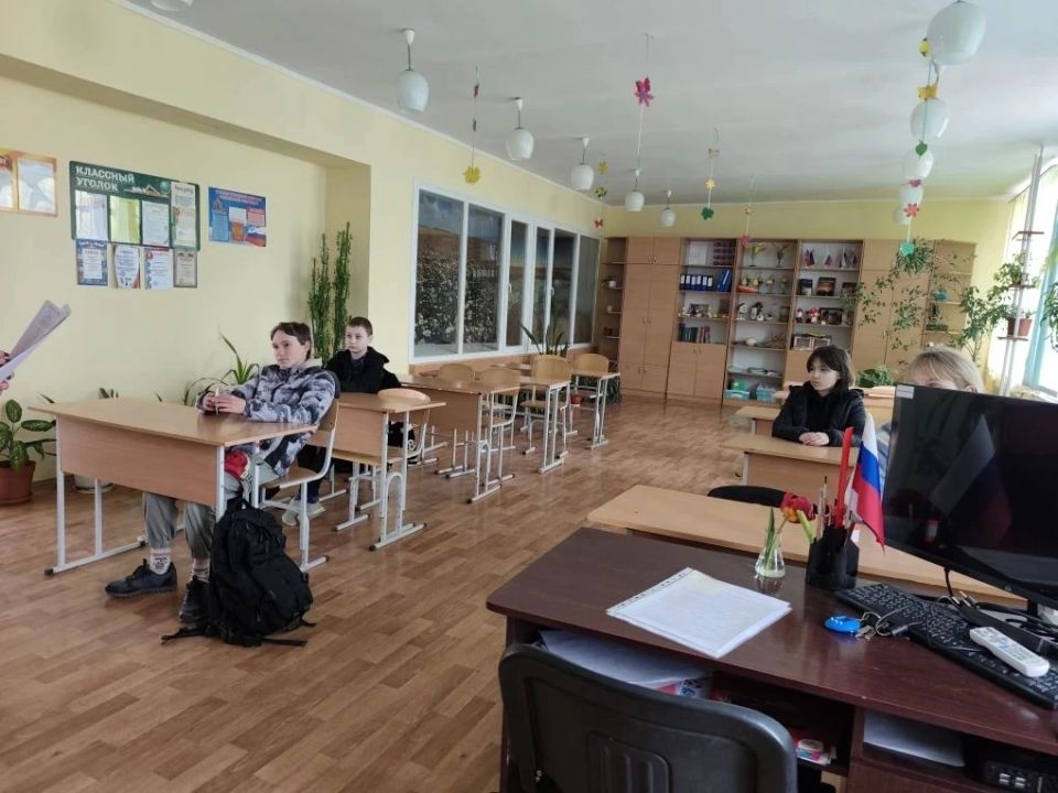 В Приморской школе прошёл урок по уходу за лесом от специалистов природного парка «Алешковские пески» В Приморской школе прошёл урок по уходу за лесом от специалистов природного парка «Алешковские пески»