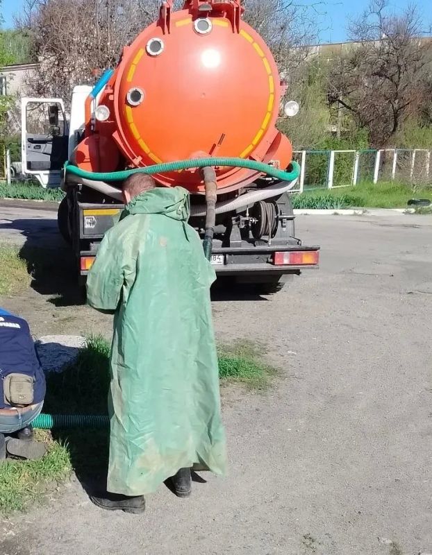 Сотрудниками Новокаховского ТПУ проведены работы по обслуживанию коммунальных сетей округа Сотрудниками Новокаховского ТПУ проведены работы по обслуживанию коммунальных сетей округа