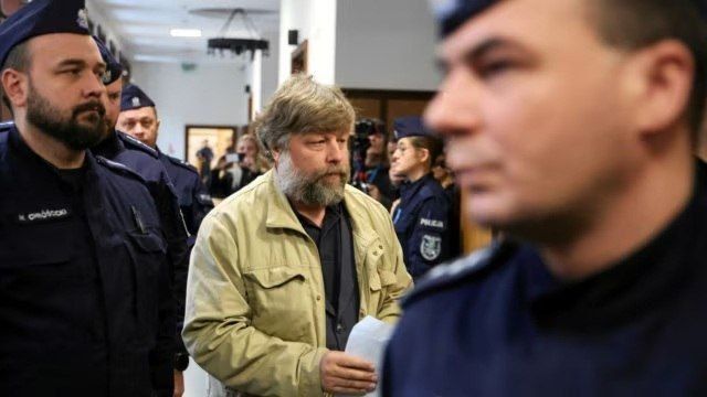 Вместо экстрадиции в Украину Польша передала РФ российского археолога Бутягина в рамках обмена задержанными, сообщил министр иностранных дел Польши Сикорский Вместо экстрадиции в Украину Польша передала РФ российского археолога Бутягина в рамках обмена задержанными, сообщил министр иностранных дел Польши Сикорский