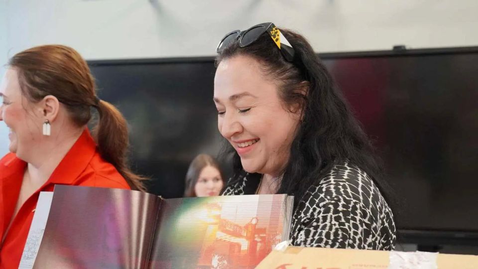 Культурный мост: Санкт-Петербургская академия художеств передала уникальное собрание книг для дизайнеров ХТУ Культурный мост: Санкт-Петербургская академия художеств передала уникальное собрание книг для дизайнеров ХТУ