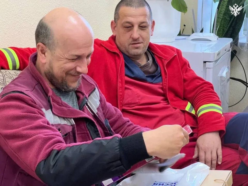 Владимир Сальдо поздравил работников скорой помощи Херсонской области с профессиональным праздником Владимир Сальдо поздравил работников скорой помощи Херсонской области с профессиональным праздником