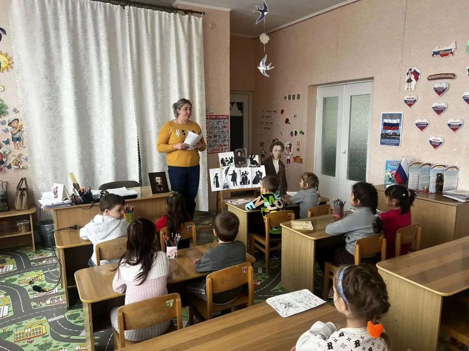 На базе Тавричанского детского сада «Ромашка» прошёл цикл мероприятий, посвящённых Пушкинскому фестивалю «Таврийская лира» На базе Тавричанского детского сада «Ромашка» прошёл цикл мероприятий, посвящённых Пушкинскому фестивалю «Таврийская лира»