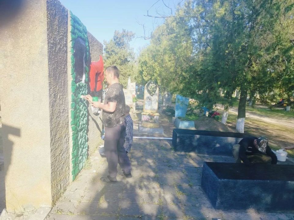 Чулаковские казаки привели в порядок памятное место и провели субботник Чулаковские казаки привели в порядок памятное место и провели субботник