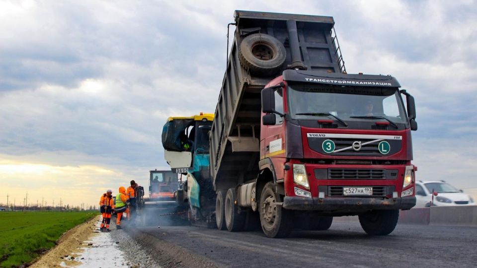 Расширение участка трассы Р-280 "Новороссия" на обходе Таганрога выполнено на 45% с опережением графика, заявил Марат Хуснуллин Расширение участка трассы Р-280 "Новороссия" на обходе Таганрога выполнено на 45% с опережением графика, заявил Марат Хуснуллин