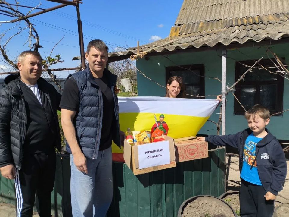 Рязанцы оказали гуманитарную помощь многодетным семьям Великолепетихского округа Рязанцы оказали гуманитарную помощь многодетным семьям Великолепетихского округа